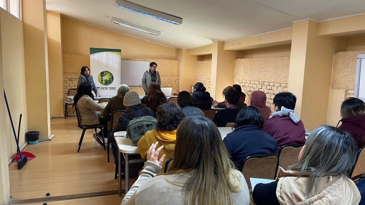Charla Ley Karin en La Cruz